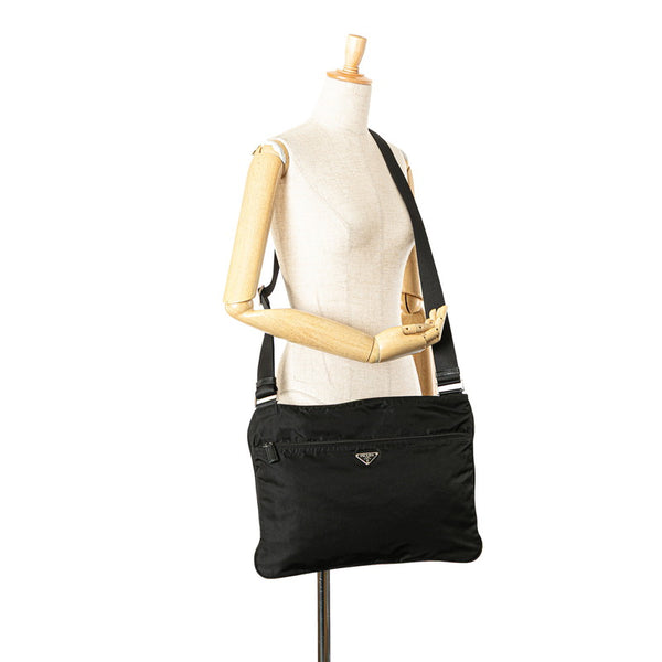 プラダ 三角ロゴプレート 斜め掛け ショルダーバッグ ブラック ナイロン レザー レディース PRADA 【中古】