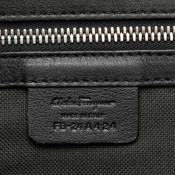 サルヴァトーレフェラガモ ガンチーニ クラッチバッグ FB-24 A 424 ブラック レザー レディース Salvatore Ferragamo 【中古】