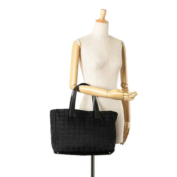 シャネル ニュートラベルラインMM ココマーク トートバッグ ショルダーバッグ ブラック ナイロン レザー レディース CHANEL 【中古】