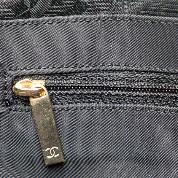 シャネル ニュートラベルラインMM ココマーク トートバッグ ショルダーバッグ ブラック ナイロン レザー レディース CHANEL 【中古】