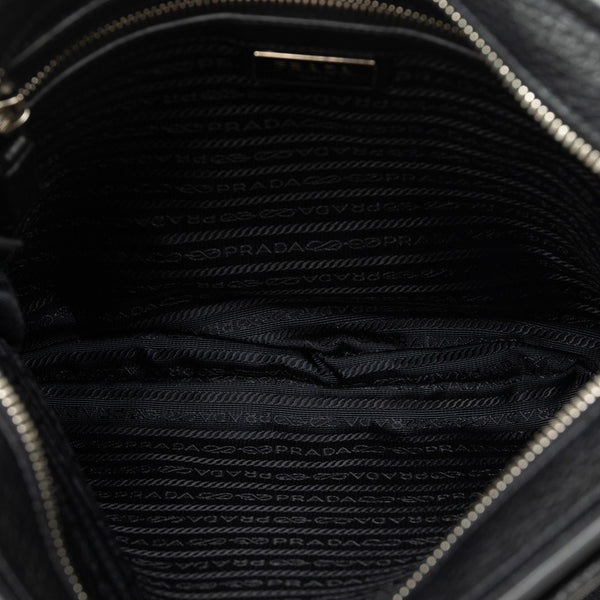 プラダ 三角ロゴプレート 斜め掛け ショルダーバッグ ブラック レザー レディース PRADA 【中古】