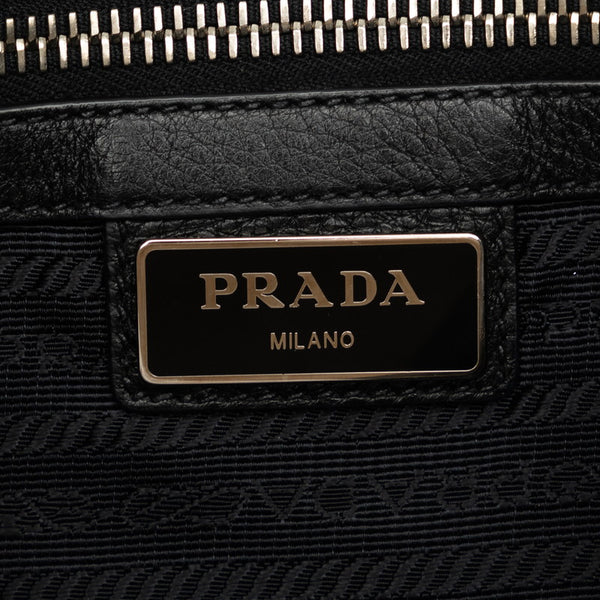 プラダ 三角ロゴプレート 斜め掛け ショルダーバッグ ブラック レザー レディース PRADA 【中古】