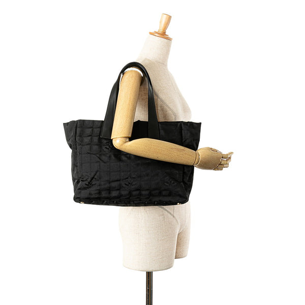 シャネル ニュートラベルライン トートMM トートバッグ ブラック ナイロン レザー レディース CHANEL 【中古】