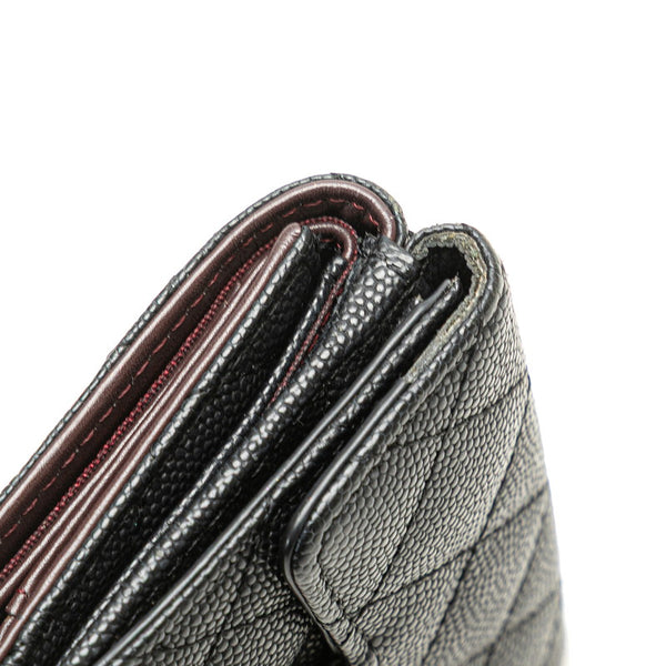 シャネル ココマーク マトラッセ 三つ折り財布 ブラック キャビアスキン レディース CHANEL 【中古】