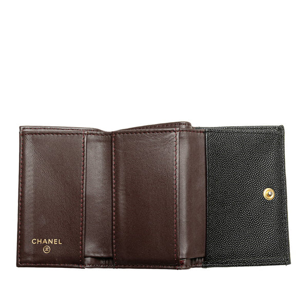 シャネル ココマーク マトラッセ 三つ折り財布 ブラック キャビアスキン レディース CHANEL 【中古】