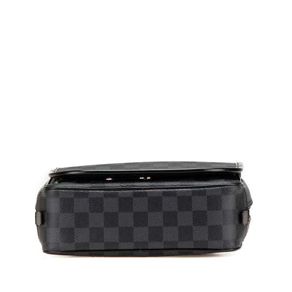 ルイ ヴィトン ダミエ グラフィット トゥルース サスペンダブル ポーチ セカンドバッグ N41419 ブラック PVC レザー メンズ LOUIS VUITTON 【中古】