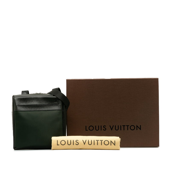 ルイ ヴィトン タイガ サヤン 斜め掛け ショルダーバッグ M30902 ノワール ブラック レザー ナイロン レディース LOUIS VUITTON 【中古】