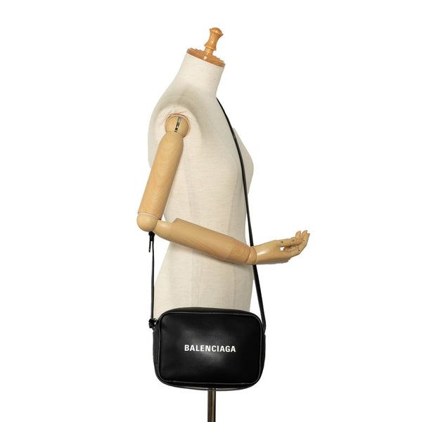 バレンシアガ ロゴ エブリデイ カメラバッグ 斜め掛け ショルダーバッグ 489812 ブラック レザー レディース BALENCIAGA 【中古】