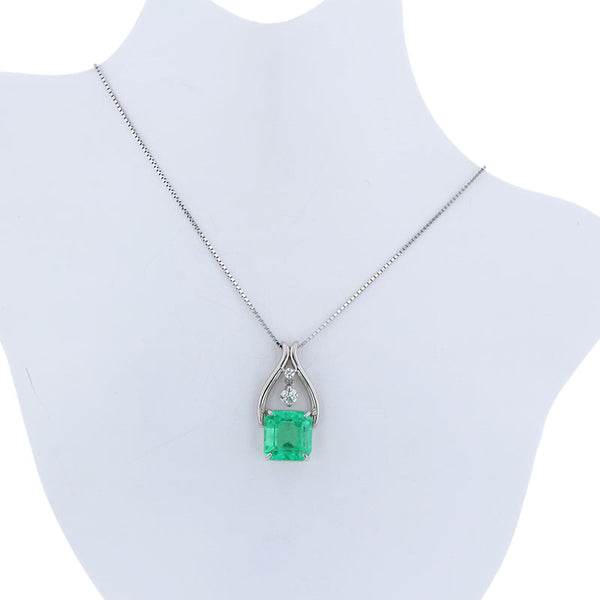 Pt900 プラチナ Pt850 プラチナ エメラルド2.58ct ダイヤ0.12ct ネックレス レディース 【中古】