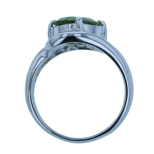 Pt900 プラチナ ペリドット2.36ct ダイヤ0.05ct リング 指輪 レディース 13号 【中古】