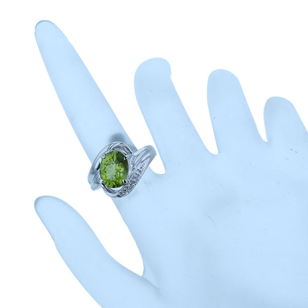 Pt900 プラチナ ペリドット2.36ct ダイヤ0.05ct リング 指輪 レディース 13号 【中古】