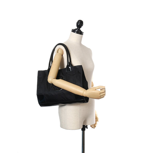 トリーバーチ エラ ブラック ナイロン エナメル ハンドバッグ レディース Tory Burch 【中古】