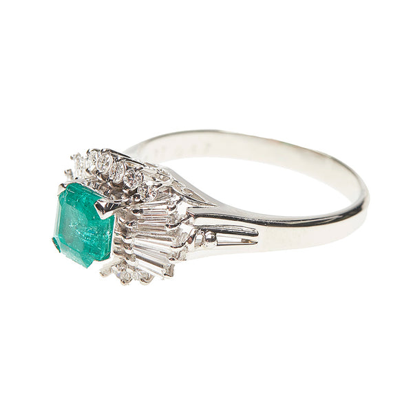 Pt900 プラチナ エメラルド0.77ct ダイヤ0.47ct リング 指輪 レディース 11.5号 【中古】