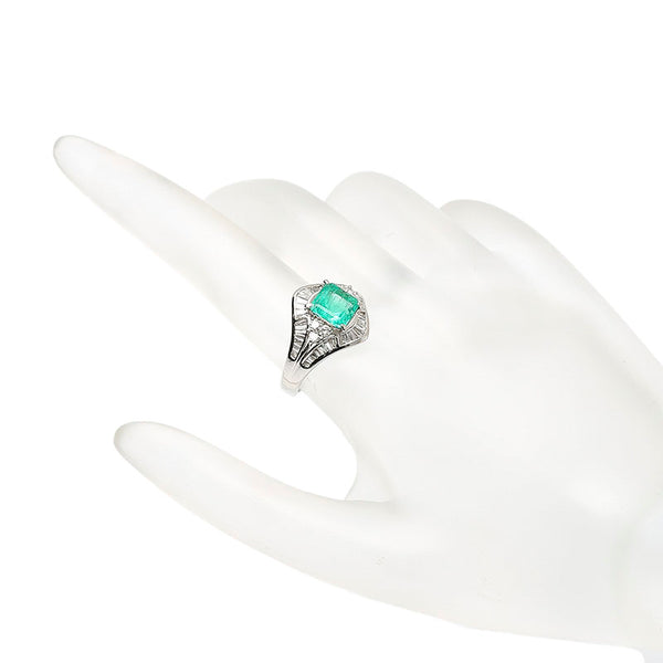 Pt900 プラチナ エメラルド1.50ct ダイヤ0.74ct リング 指輪 レディース 11号 【中古】