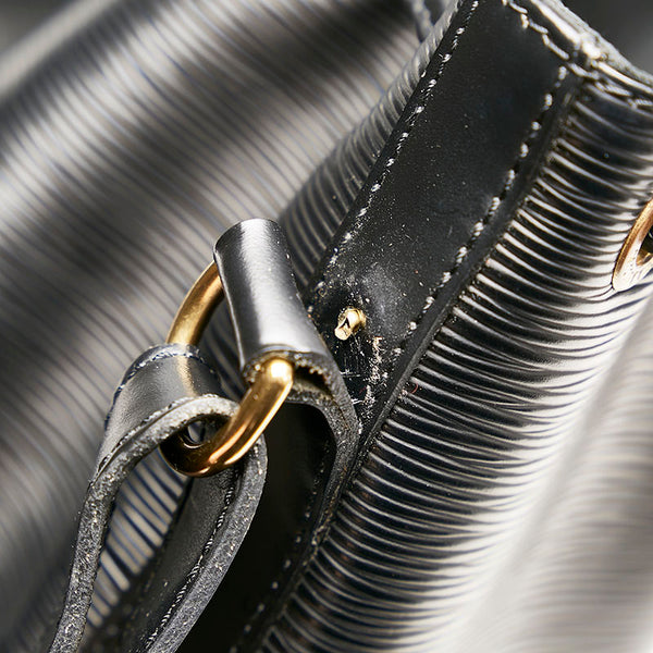 ルイ ヴィトン エピ プチ ノエ ワンショルダーバッグ M59012 ブラック レザー レディース LOUIS VUITTON 【中古】