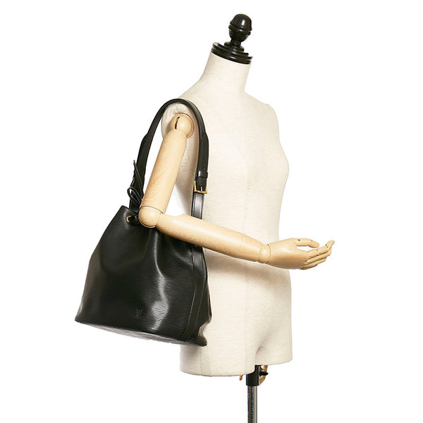 ルイ ヴィトン エピ プチ ノエ ワンショルダーバッグ M59012 ブラック レザー レディース LOUIS VUITTON 【中古】