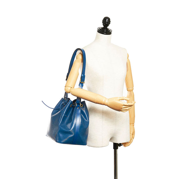 ルイ ヴィトン エピ プチノエ ショルダーバッグ M44105 トレドブルー レザー レディース LOUIS VUITTON 【中古】