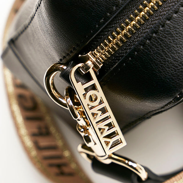 トミーヒルフィガー TOMMYロゴ 斜め掛け ショルダーバッグ AW0AW09047 ブラック レザー キャンバス レディース TOMMY HILFIGER 【中古】