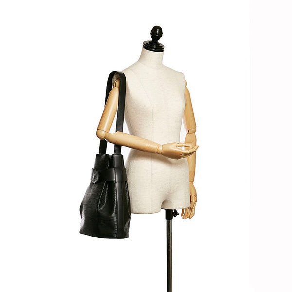 ルイ ヴィトン エピ サックデポールGM ショルダーバッグ M80155 ブラック レザー レディース LOUIS VUITTON 【中古】