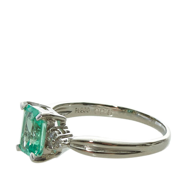 Pt900 プラチナ エメラルド1.05ct ダイヤ0.06ct リング 指輪 レディース 14.5号 【中古】