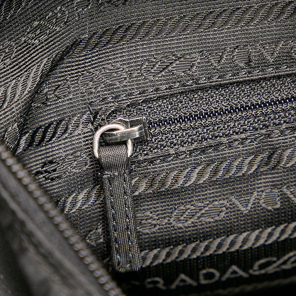 プラダ 斜めがけ ショルダー ブラック ナイロン レディース PRADA 【中古】