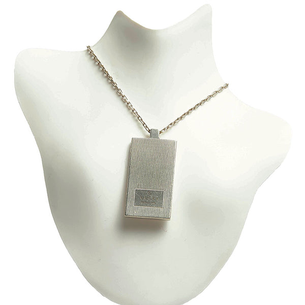 グッチ ロゴ プレート ネックレス シルバー メタル レディース GUCCI 【中古】