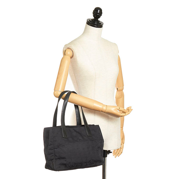 シャネル ニュートラベルライン トートバッグ ブラック ナイロン レザー レディース CHANEL 【中古】