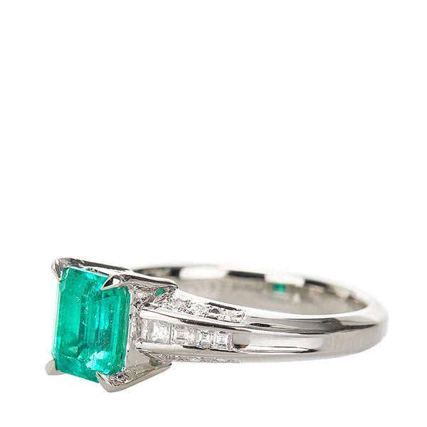 Pt900 プラチナ エメラルド1.38ct ダイヤ0.23ct リング 指輪 レディース 12号 【中古】