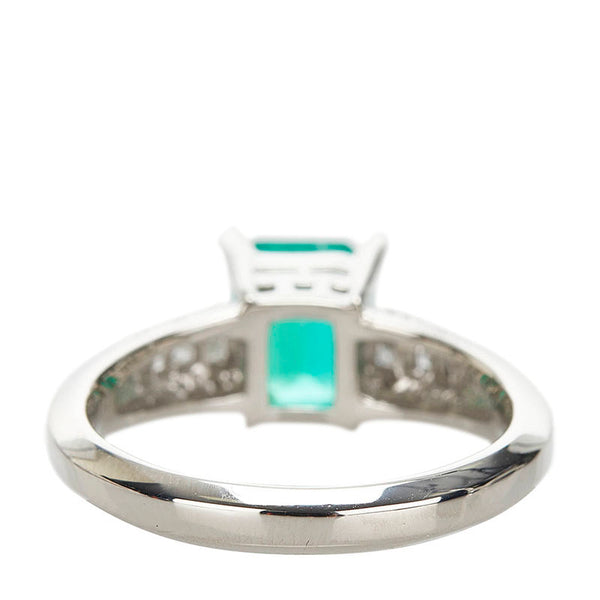 Pt900 プラチナ エメラルド1.38ct ダイヤ0.23ct リング 指輪 レディース 12号 【中古】