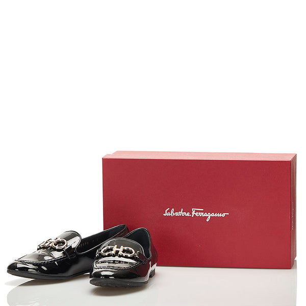 サルヴァトーレフェラガモ ガンチーニ ローファー ブラック シルバー エナメル レディース Salvatore Ferragamo 【中古】