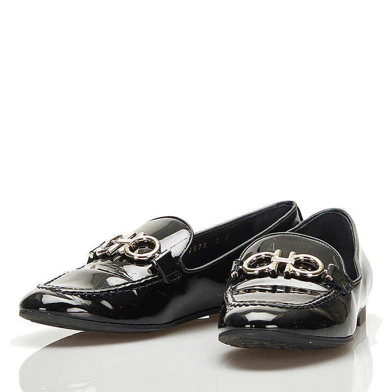 サルヴァトーレフェラガモ ガンチーニ ローファー ブラック シルバー エナメル レディース Salvatore Ferragamo 【中古】