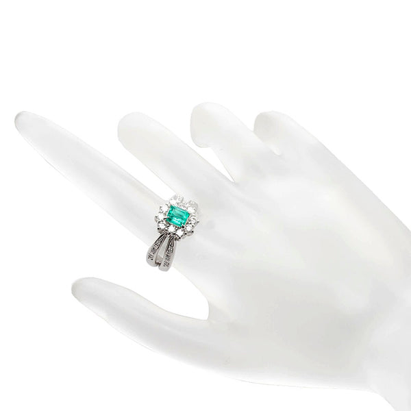 Pt900 プラチナ エメラルド0.70ct ダイヤ0.62ct リング 指輪 レディース 11号 【中古】