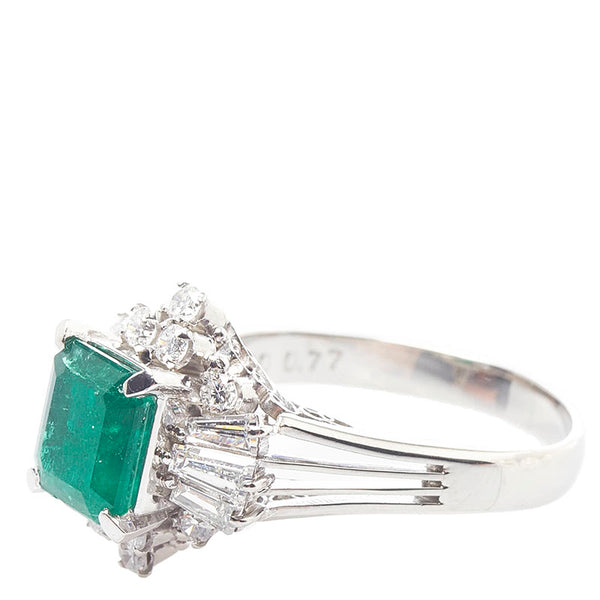 Pt900 プラチナ エメラルド1.60ct ダイヤ0.77ct リング 指輪 レディース 12号 【中古】