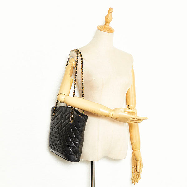 シャネル マトラッセ プレート チェーン ショルダーバッグ ブラック ラムスキン レディース CHANEL 【中古】