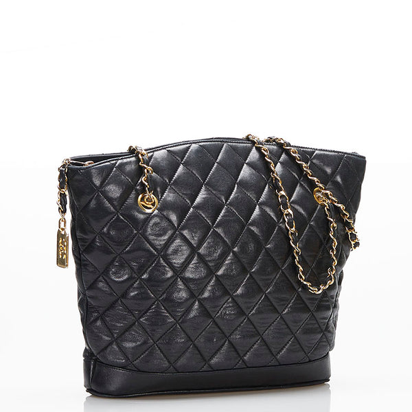 シャネル マトラッセ プレート チェーン ショルダーバッグ ブラック ラムスキン レディース CHANEL 【中古】