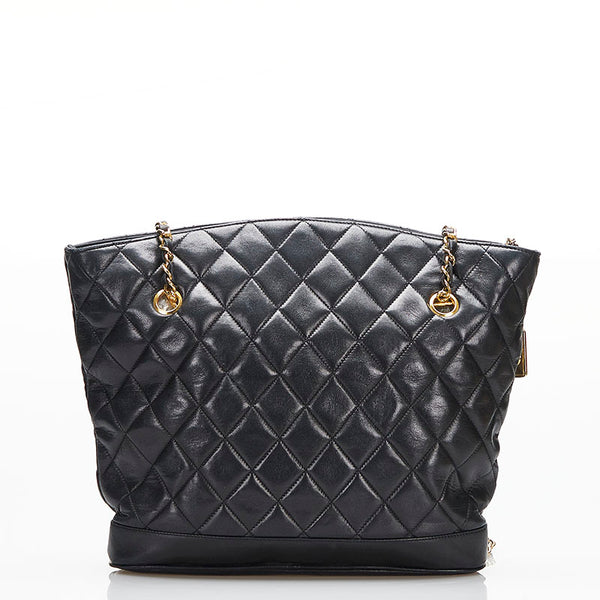 シャネル マトラッセ プレート チェーン ショルダーバッグ ブラック ラムスキン レディース CHANEL 【中古】