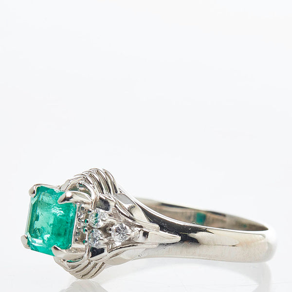 Pt900 プラチナ エメラルド0.74ct ダイヤ0.12ct リング 指輪 レディース 12号 【中古】
