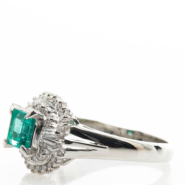 Pt900 プラチナ エメラルド0.82ct ダイヤ0.44ct リング 指輪 レディース 14号 【中古】