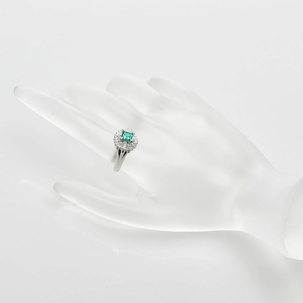 Pt900 プラチナ エメラルド0.82ct ダイヤ0.44ct リング 指輪 レディース 14号 【中古】