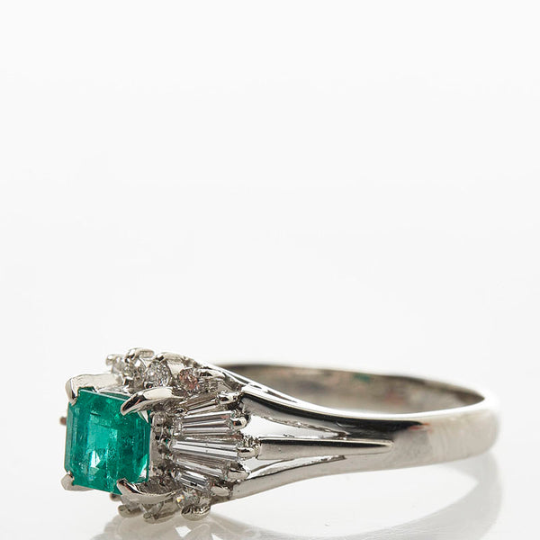 Pt900 プラチナ エメラルド0.57ct ダイヤ0.33ct リング 指輪 レディース 13.5号 【中古】
