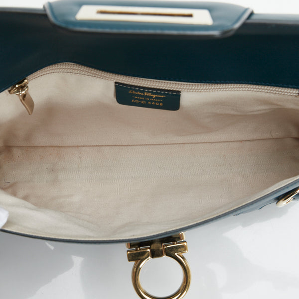 サルヴァトーレフェラガモ ガンチーニ ハンドバッグ ワンショルダーバッグ クラッチバッグ AQ-21 4408 グリーン レザー レディース Salvatore Ferragamo 【中古】