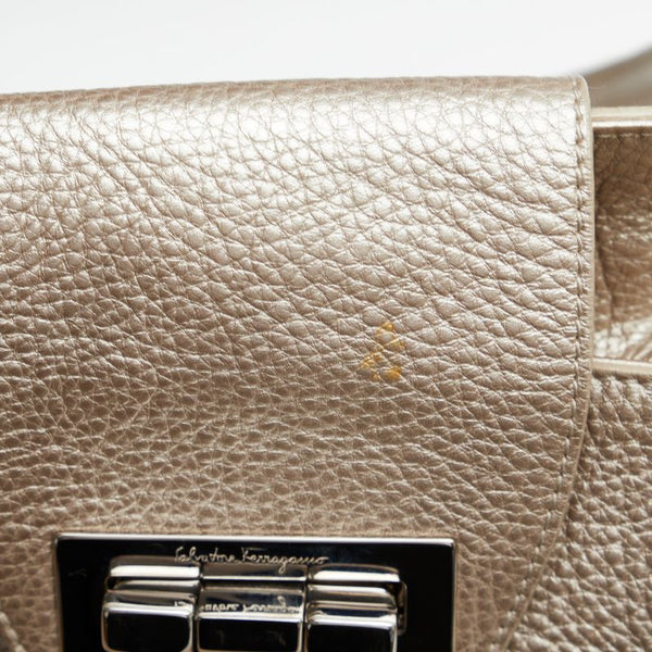 サルヴァトーレフェラガモ ガンチーニ トートバッグ ショルダーバッグ AB-21 A049 シャンパンゴールド レザー レディース Salvatore Ferragamo 【中古】