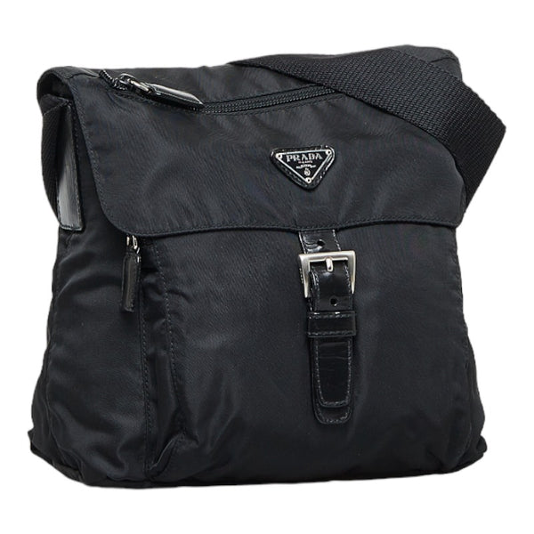 プラダ ロゴプレート 斜め掛け ショルダーバッグ  ブラック ナイロン レディース PRADA 【中古】