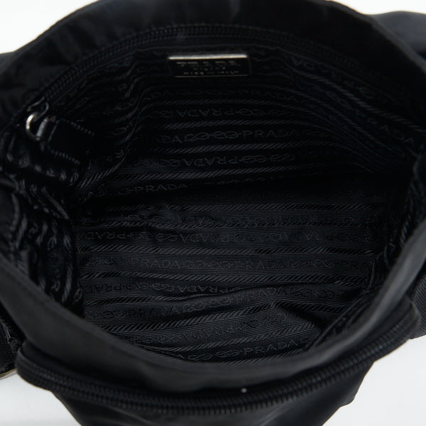 プラダ ロゴプレート 斜め掛け ショルダーバッグ  ブラック ナイロン レディース PRADA 【中古】
