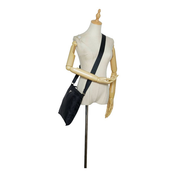 プラダ 斜め掛け ショルダーバッグ ブラック ナイロン レディース PRADA 【中古】