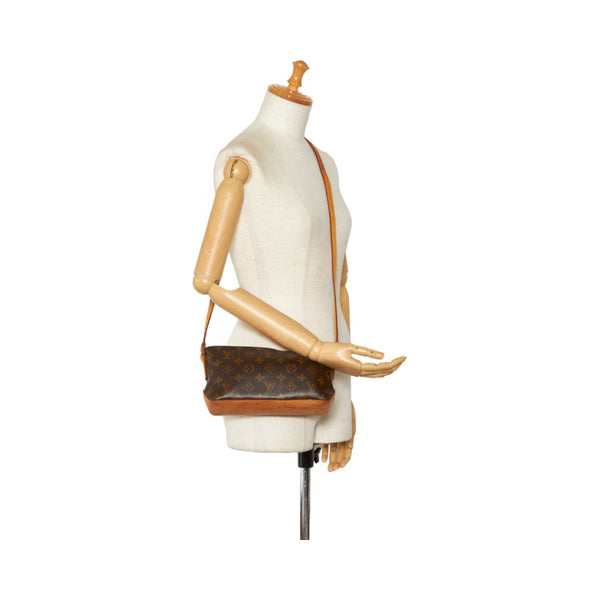 ルイ ヴィトン モノグラム トロター ショルダーバッグ M51240 ブラウン PVC レザー レディース LOUIS VUITTON 【中古】