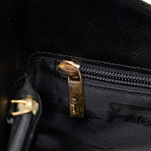 サルヴァトーレフェラガモ ガンチーニ ショルダーバッグ AQ-21 8662 ブラック レザー レディース Salvatore Ferragamo 【中古】