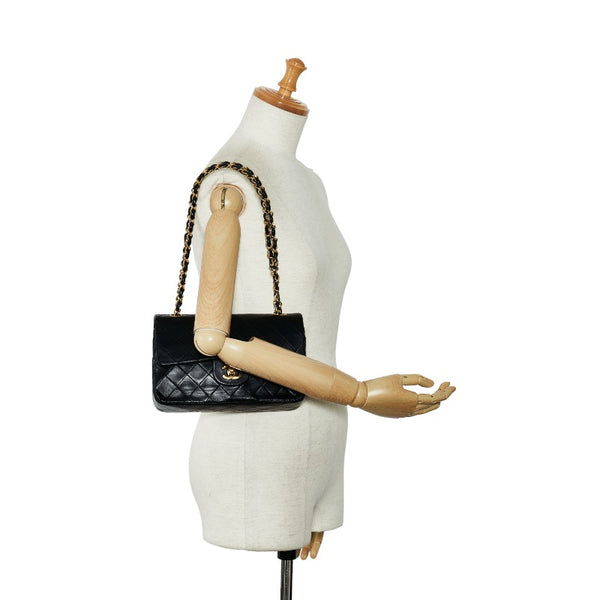 シャネル マトラッセ ダブルフラップ チェーン ショルダーバッグ ブラック ゴールド ラムスキン レディース CHANEL 【中古】