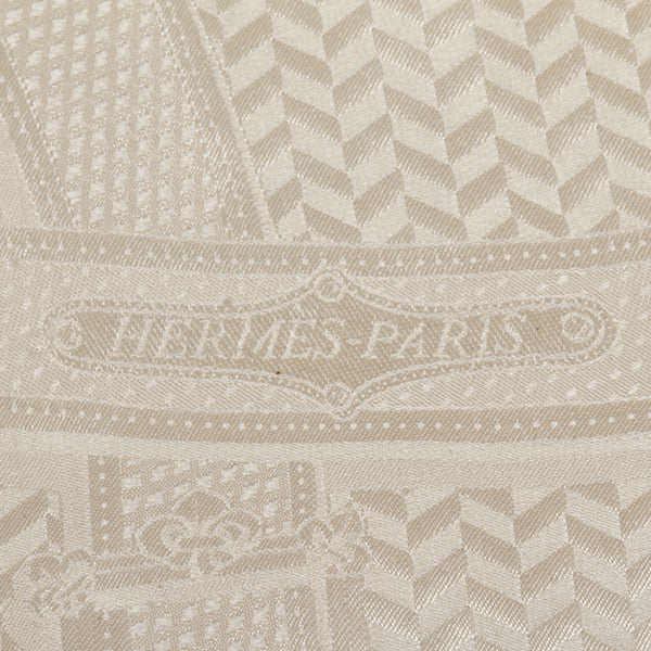 エルメス マキシ ツイリー スカーフ ホワイト シルク レディース HERMES 【中古】