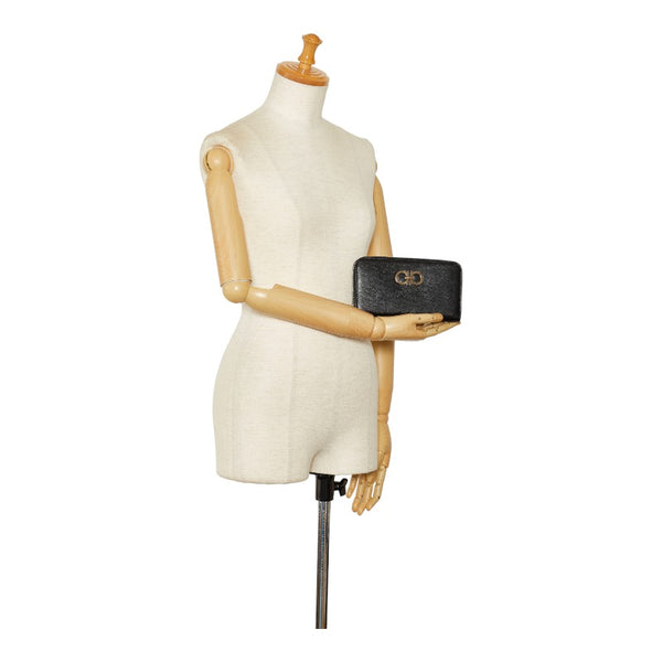 サルヴァトーレフェラガモ ガンチーニ ラウンドファスナー 長財布 ブラック レザー レディース Salvatore Ferragamo 【中古】